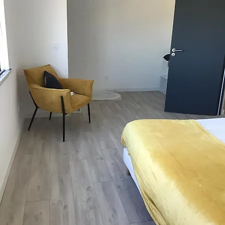 Face A La 2 * بورت-لا-نوفيل